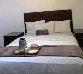 Khaya Mnandi Leisure Suites
